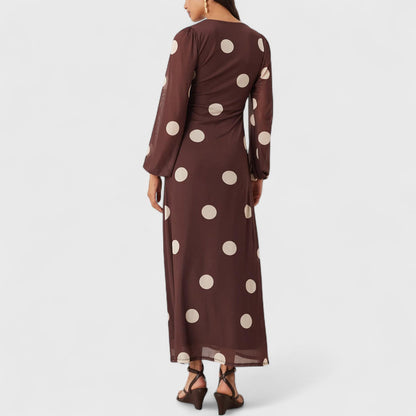 Vestido Maxi de Lunares — Elegancia retro con un toque moderno