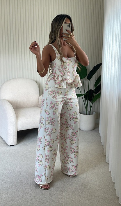 Conjunto Jardín Tropical™ – Elegancia Floral para Brillar Bajo el Sol