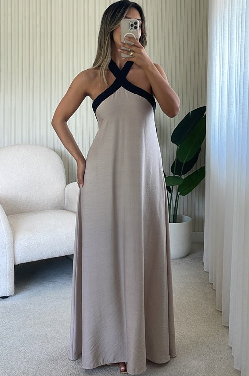 Vestido Brisa Contrast™ – Elegancia Minimalista para los Días Más Especiales