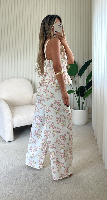Conjunto Jardín Tropical™ – Elegancia Floral para Brillar Bajo el Sol
