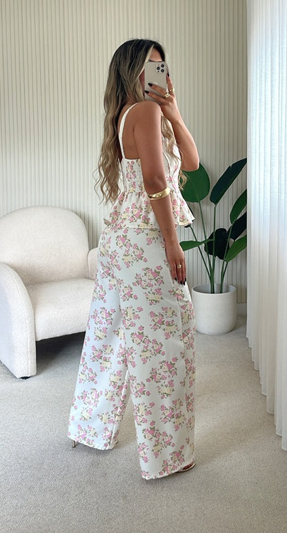 Conjunto Jardín Tropical™ – Elegancia Floral para Brillar Bajo el Sol