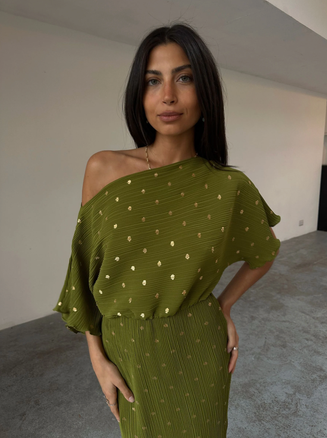 Vestido Beth - Silueta fluida y estilizada