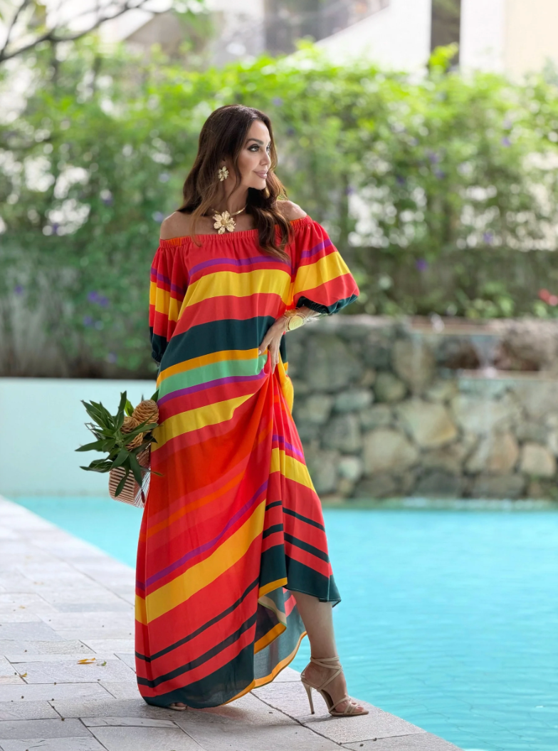 Vestido Cozumel Sunset™ - se adapta delicadamente al cuerpo con una caída natural.