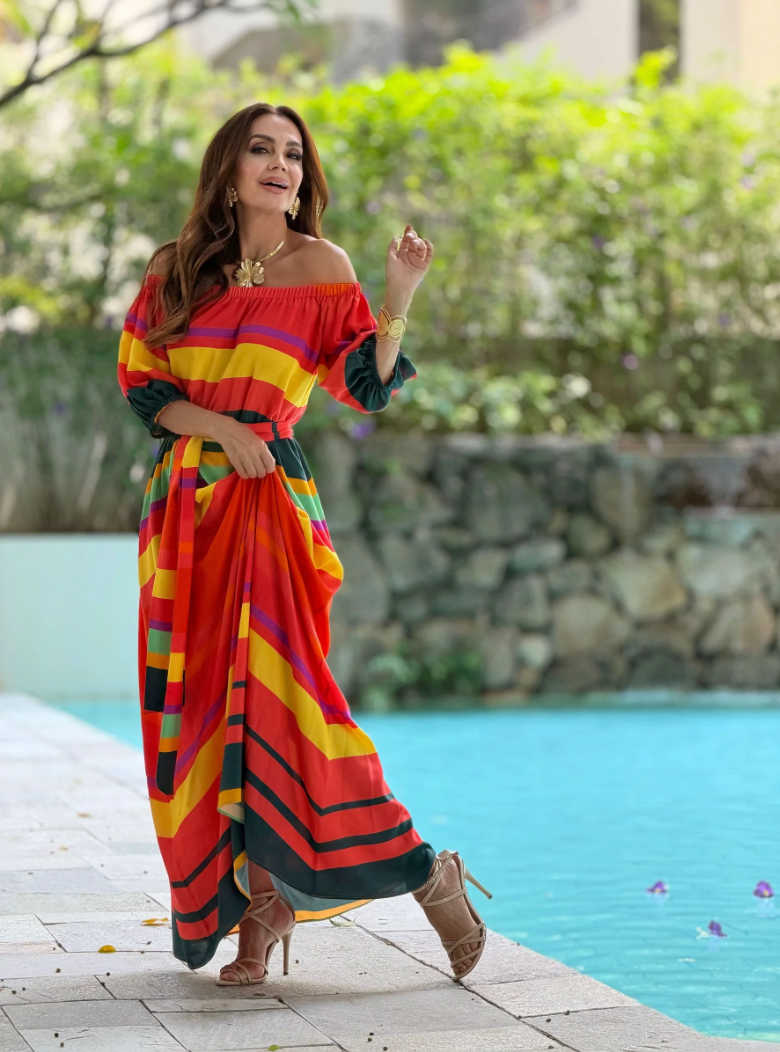Vestido Cozumel Sunset™ - se adapta delicadamente al cuerpo con una caída natural.