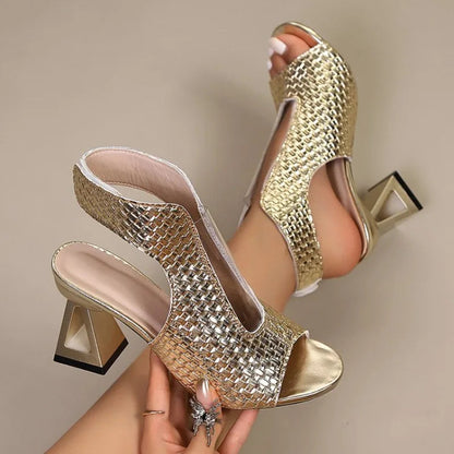 Zapatos Andrea - Correa trasera diseñada para evitar deslizamientos.