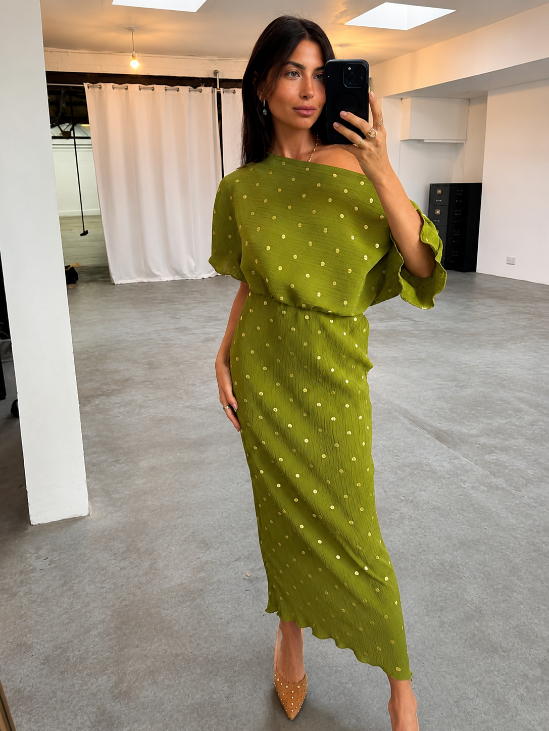Vestido Beth - Silueta fluida y estilizada