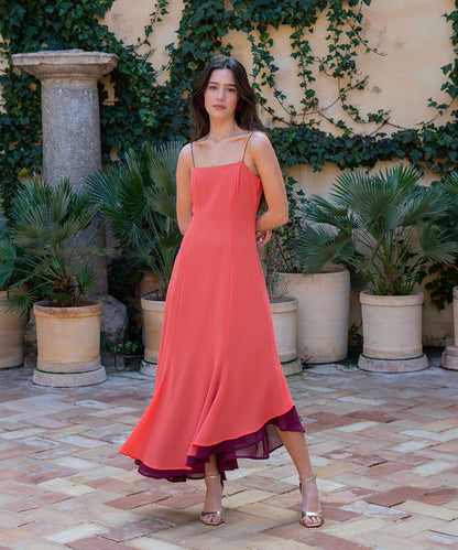 Vestido Brisa Asimétrica™ – Movimiento, Frescura y Elegancia Natural