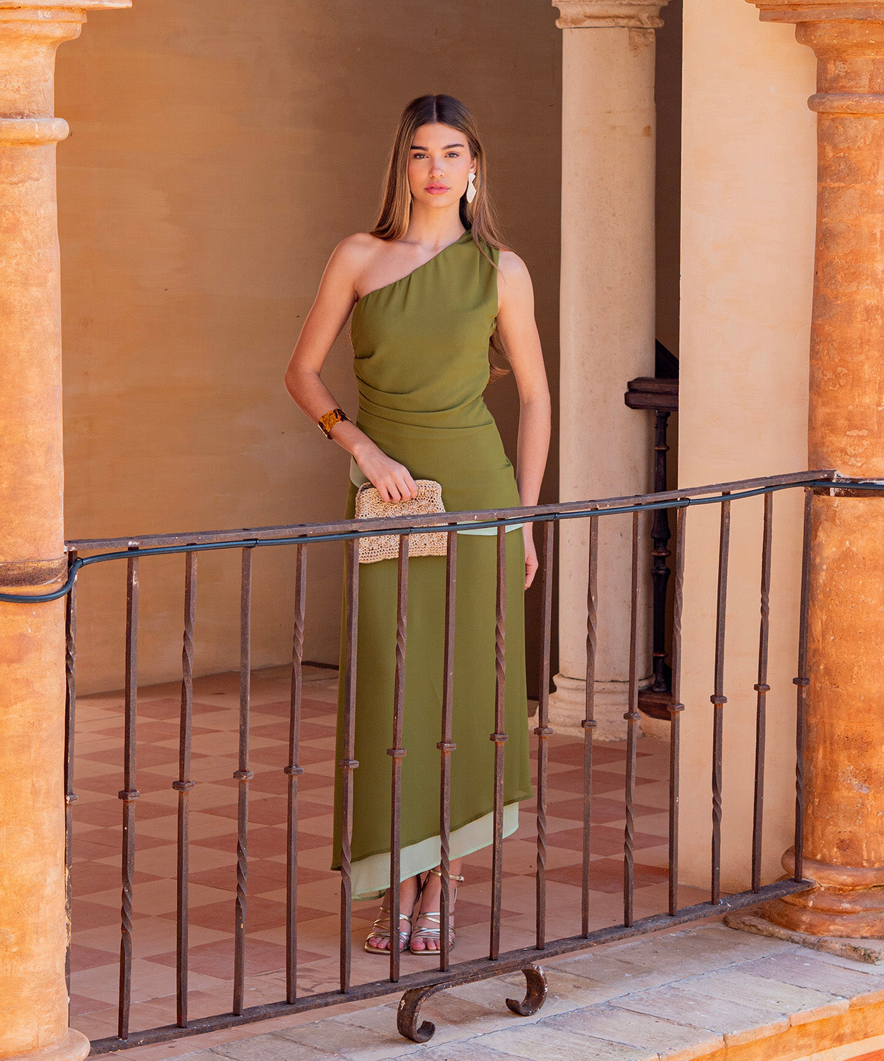 Vestido Aurora Asymétrique™ – Elegancia Moderna con Movimiento Natural