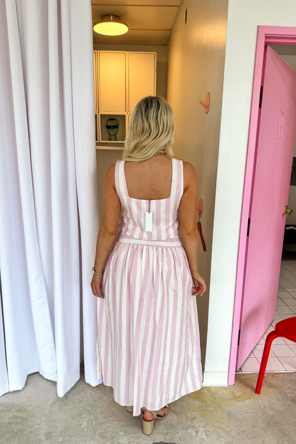 Conjunto Riviera Rosa™ – Frescura, Feminidad y Elegancia para los Días Soleados