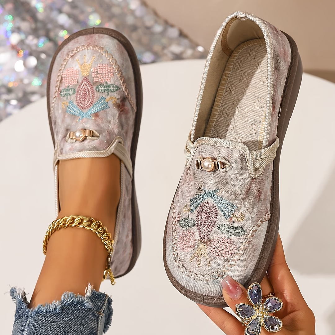 Mocasines Bordados Slip-On - Elegancia Artesanal a cada Paso