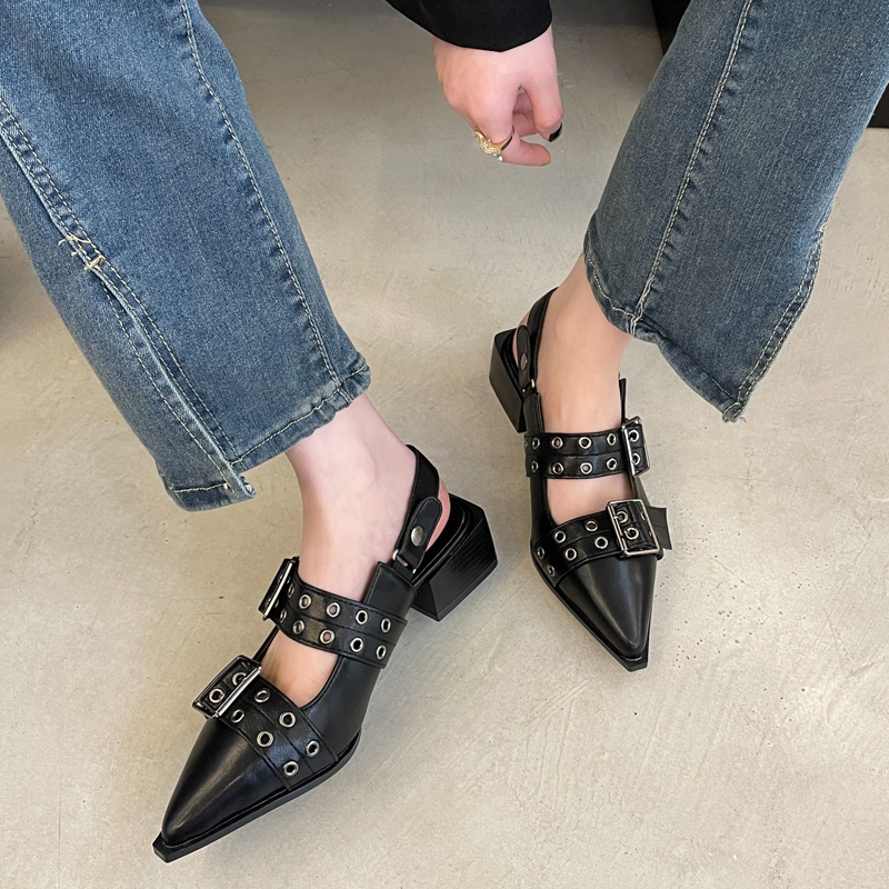 Zapatos Renata -  El equilibrio perfecto entre actitud y elegancia